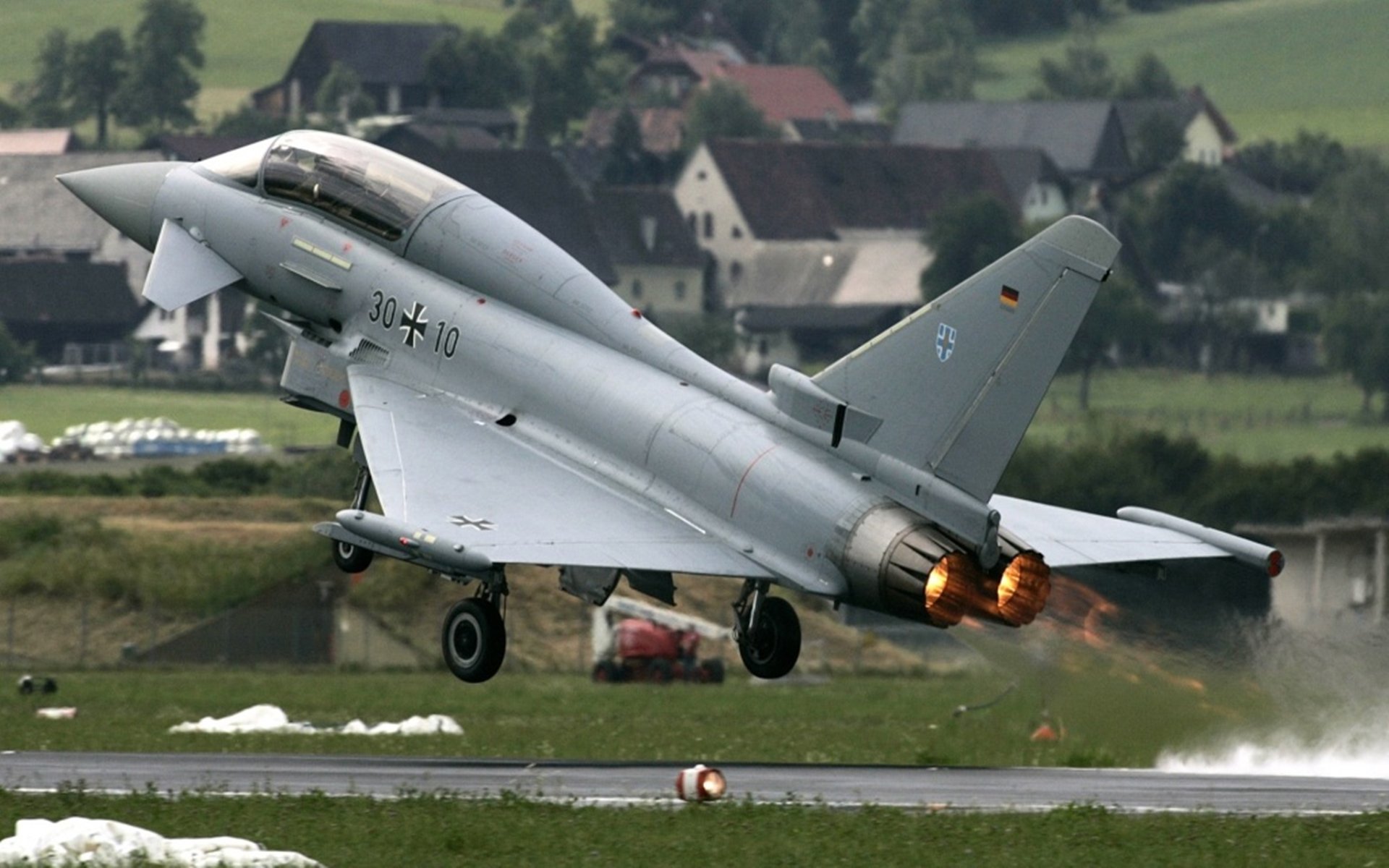 新西兰全黑队依旧稳居橄榄球冠军锦标赛顶端，新西兰橄榄球队访问南非